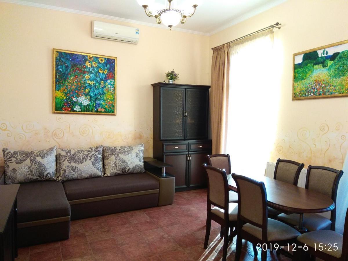 Aparthotel Na Dobu Lviv Exterior photo